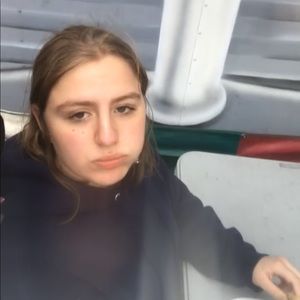 Meet your Posher, Delia